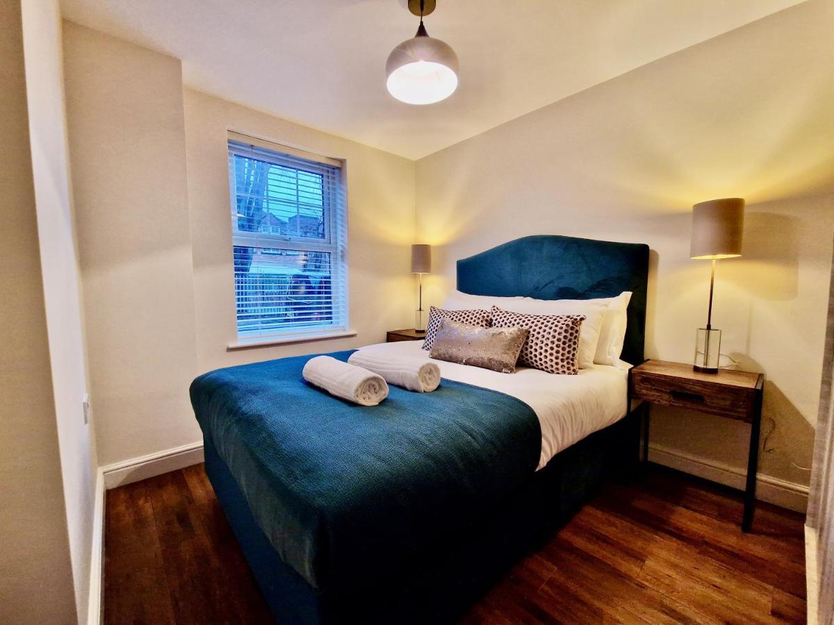 Stylish Luxury Serviced Apartment Next To City Centre With Free Parking - Contractors & Relocators Coventry Exterior foto