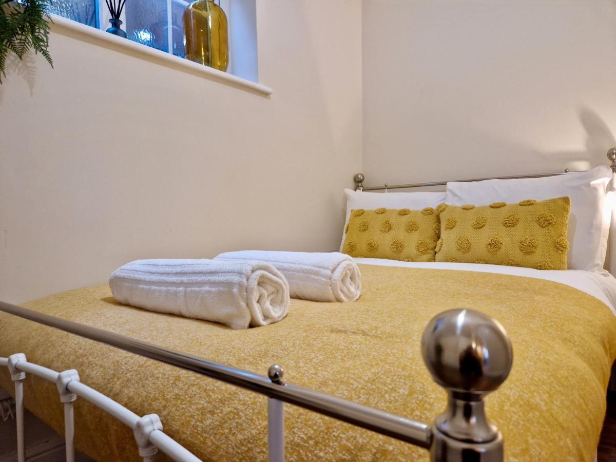 Stylish Luxury Serviced Apartment Next To City Centre With Free Parking - Contractors & Relocators Coventry Exterior foto